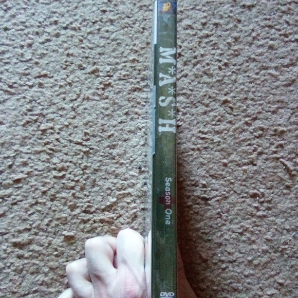 M*A*S*H The Complete First Season 1 (3 Disc DVD Set) - Picture 8 of 9